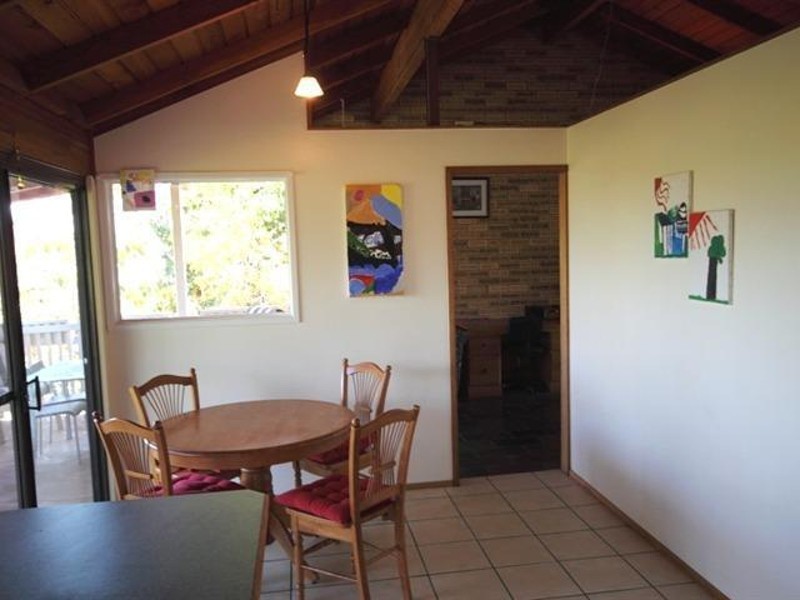 4 Ernest Street, Birkdale QLD 4159