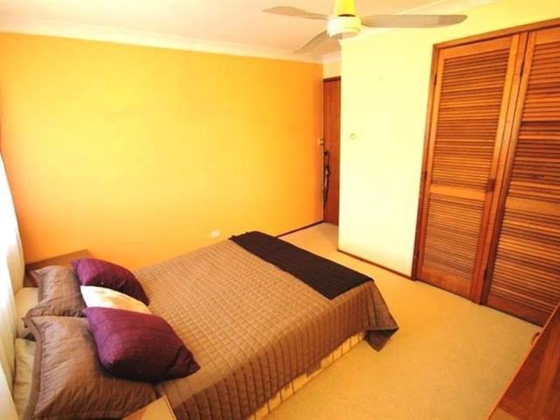 4 Ernest Street, Birkdale QLD 4159