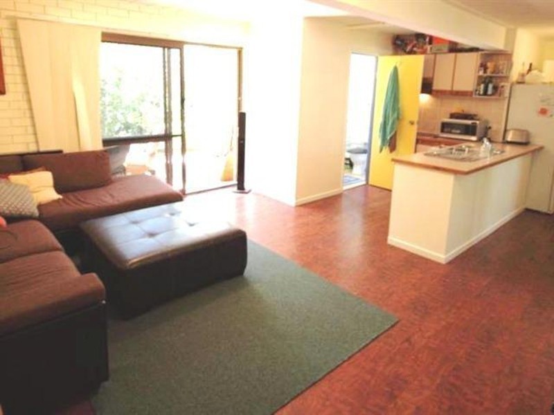 4 Ernest Street, Birkdale QLD 4159