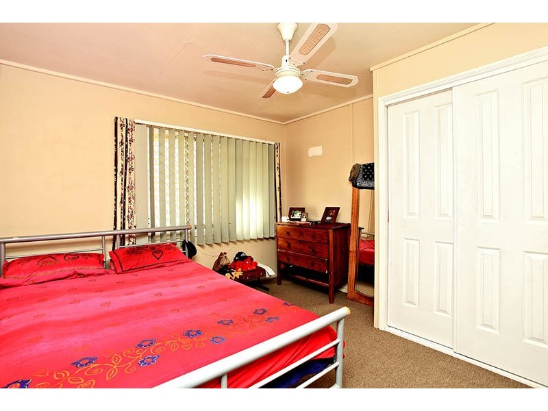 26 Price Street, Riverview QLD 4303