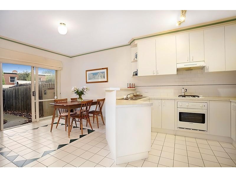 43 Eastwood Street, Kensington VIC 3031