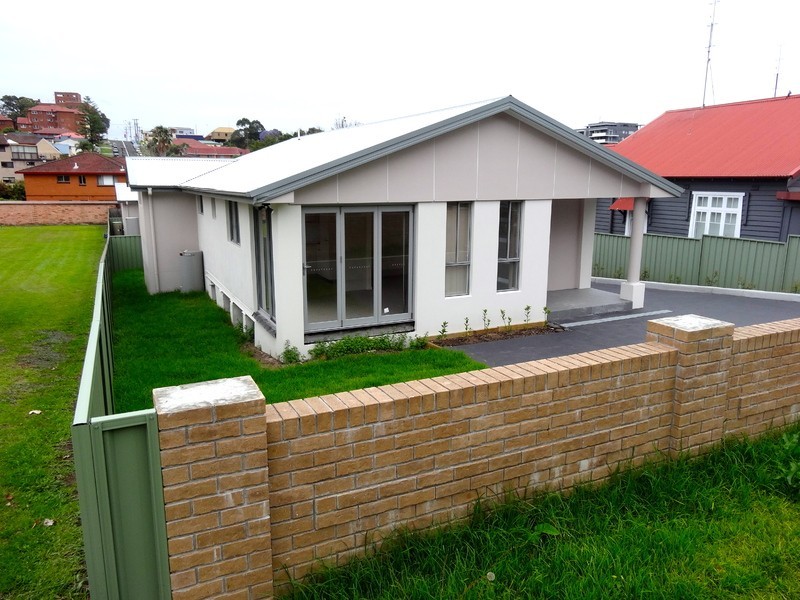 26 Rowland Ave, Wollongong NSW 2500