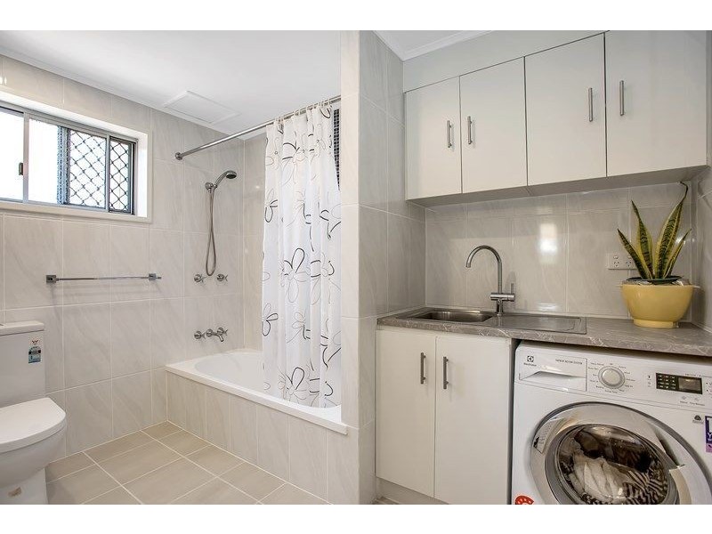 11 Pelican St, Slade Point QLD 4740