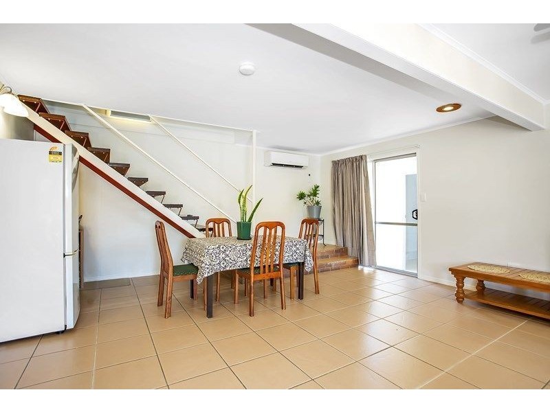 11 Pelican St, Slade Point QLD 4740