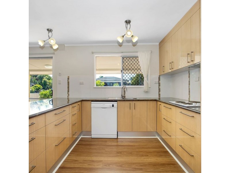 11 Pelican St, Slade Point QLD 4740