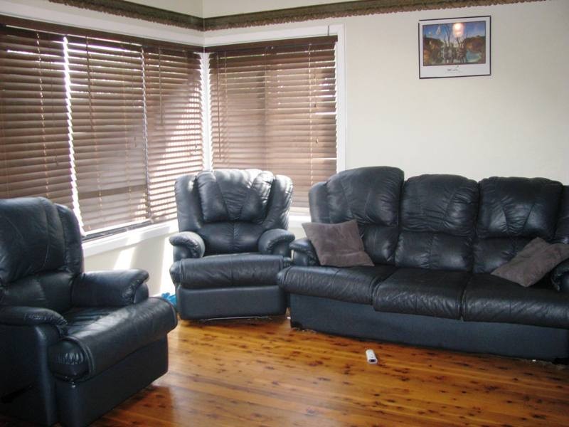 21 Nilma Ave, Mount Austin NSW 2650