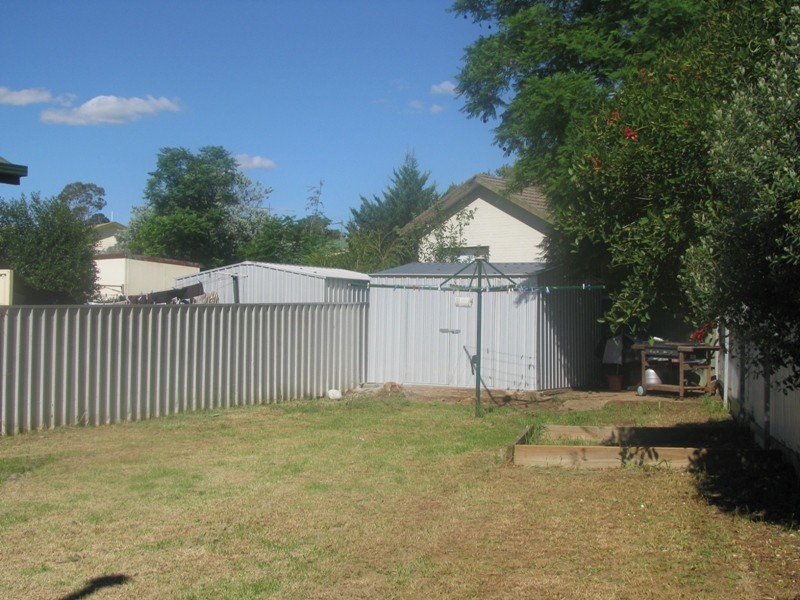 21 Nilma Ave, Mount Austin NSW 2650