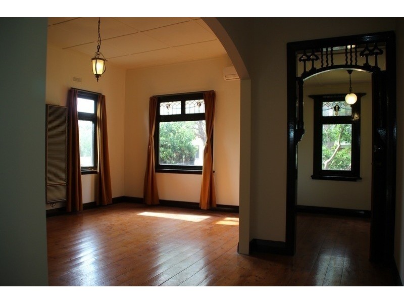 284 Mount Dandenong Road, Croydon VIC 3136