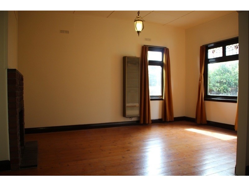 284 Mount Dandenong Road, Croydon VIC 3136