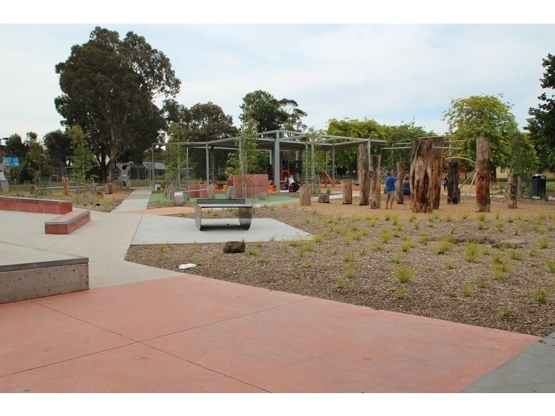 284 Mount Dandenong Road, Croydon VIC 3136