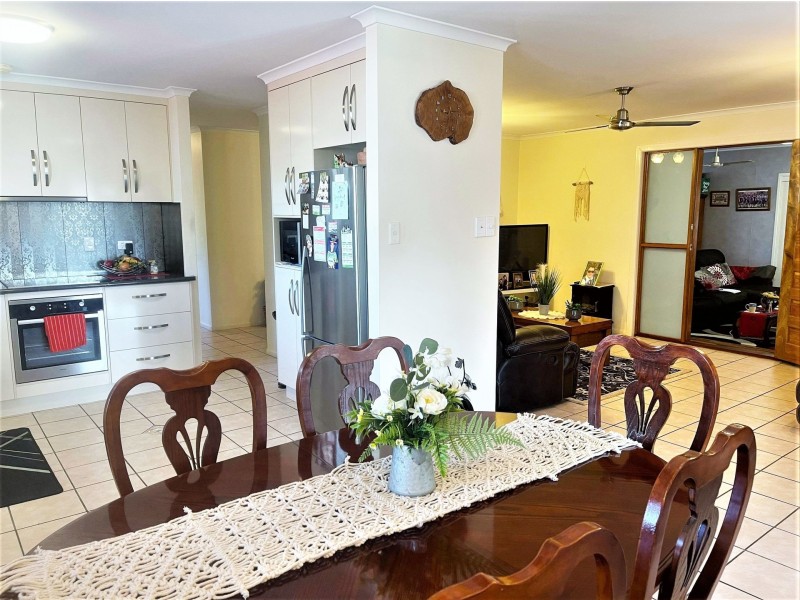 4 Harveys Road, Beaconsfield QLD 4740