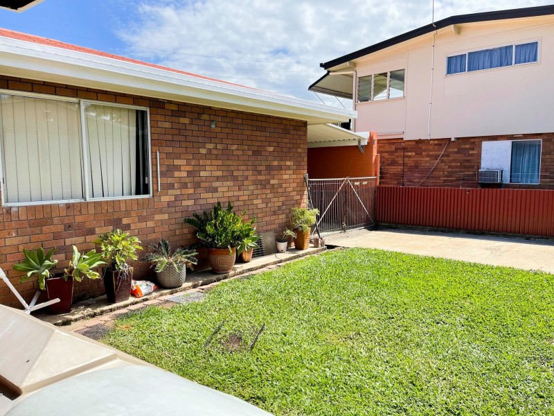 4 Harveys Road, Beaconsfield QLD 4740