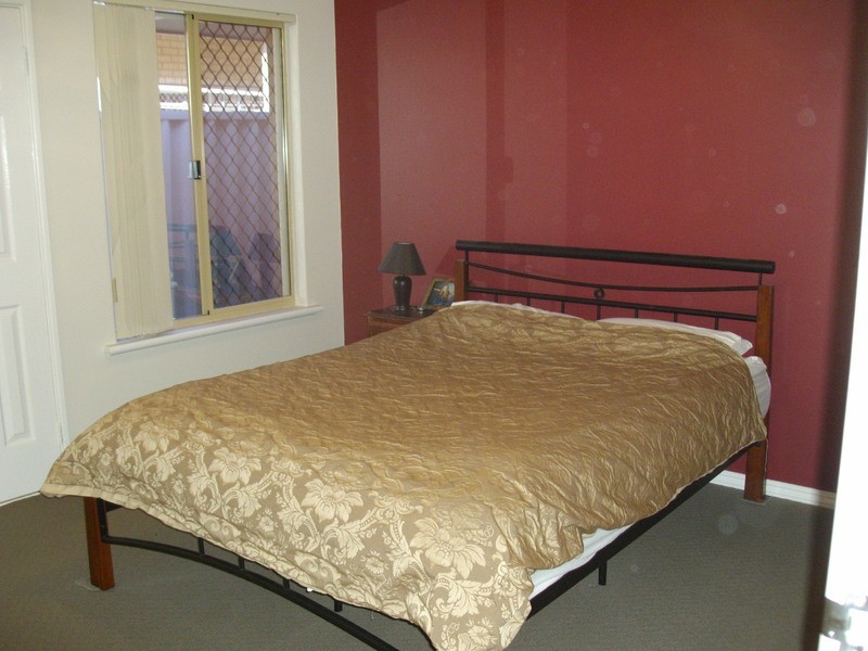 2/67 Mallard Way, Cannington WA 6107