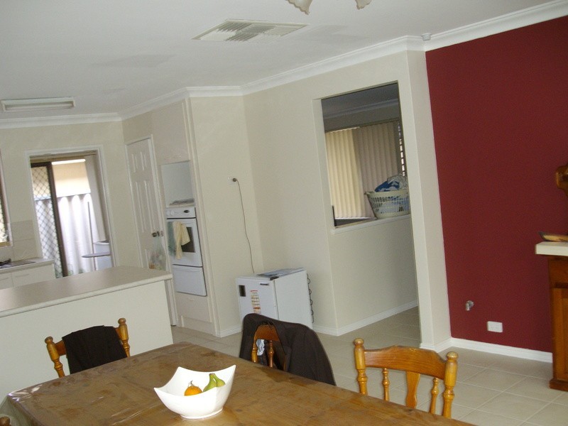 2/67 Mallard Way, Cannington WA 6107