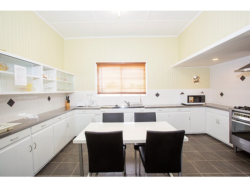 94 Broad St, Sarina QLD 4737