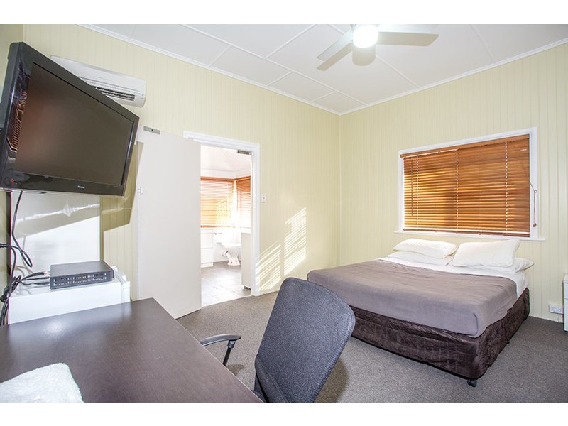 94 Broad St, Sarina QLD 4737