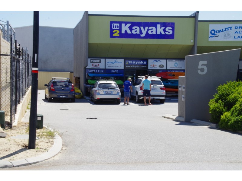 3/5 Caloundra Road, Clarkson WA 6030