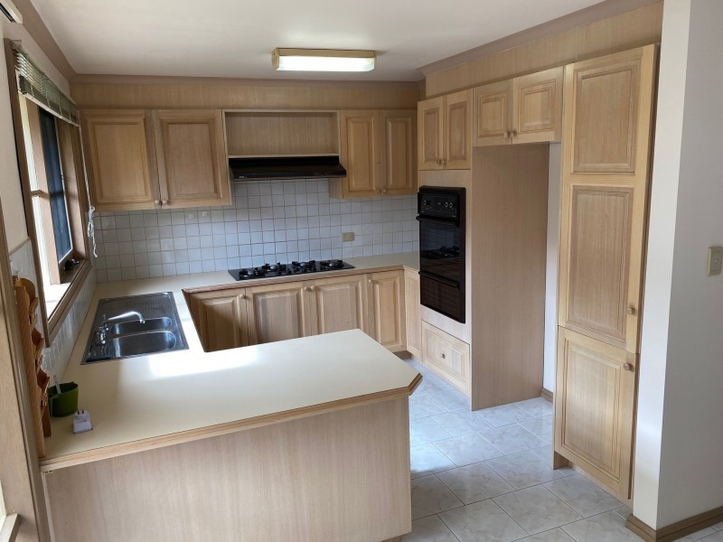 2/9 DEVON DRIVE, Doncaster East VIC 3109