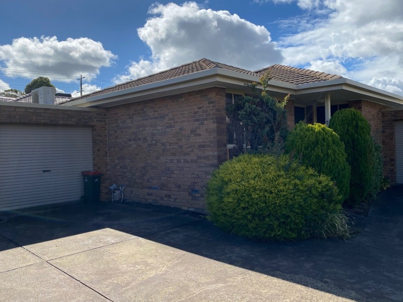 2/9 DEVON DRIVE, Doncaster East VIC 3109