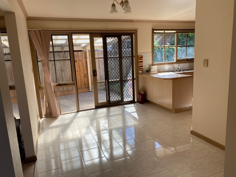 2/9 DEVON DRIVE, Doncaster East VIC 3109