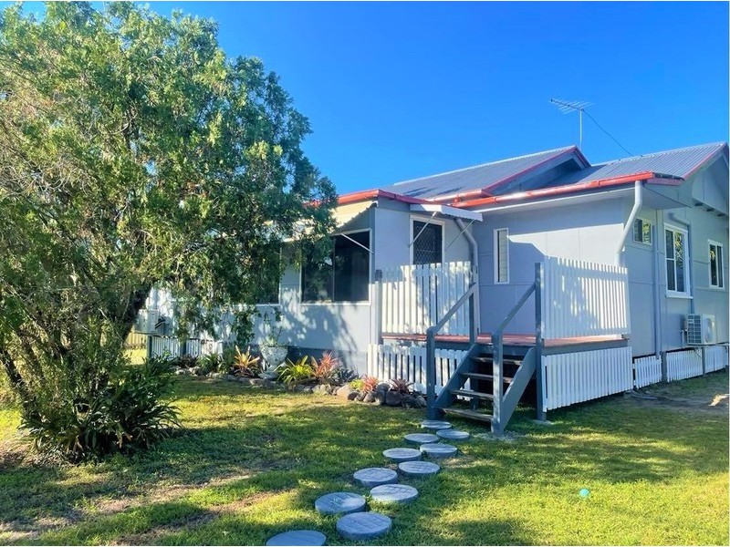 300 Slade Point Rd, Slade Point QLD 4740