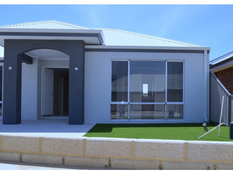 52 Villatella Gardens, Piara Waters WA 6112