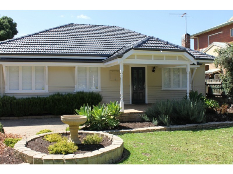 120 River View Avenue, South Guildford WA 6055