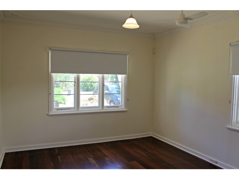 120 River View Avenue, South Guildford WA 6055