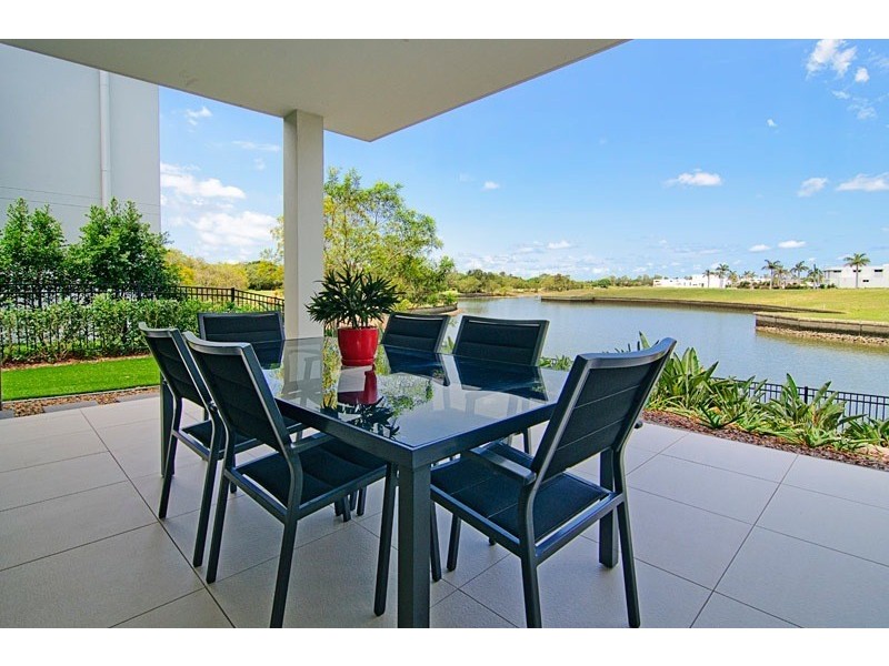 7529 Springfield Drive, Hope Island QLD 4212