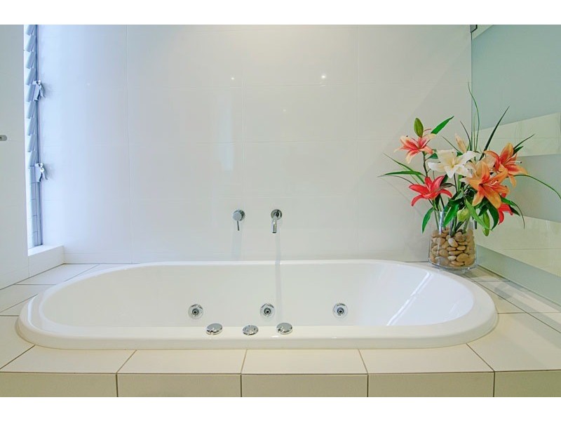 7529 Springfield Drive, Hope Island QLD 4212