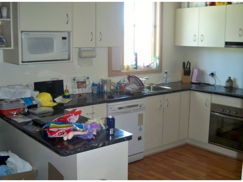 34 Cambridge St, Berkeley NSW 2506