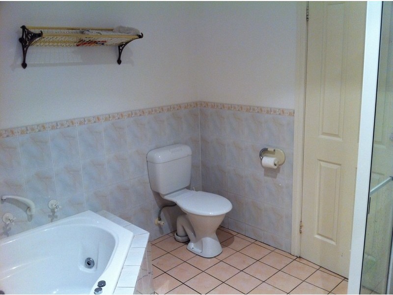 4 ACACIA DRIVE, Orange NSW 2800