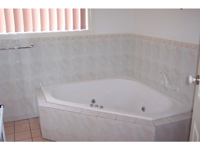 4 ACACIA DRIVE, Orange NSW 2800