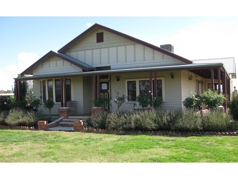 130 Milawa Bobinawarrah Rd, Wangaratta VIC 3677