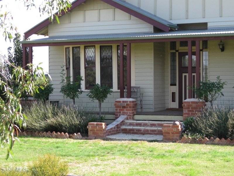 130 Milawa Bobinawarrah Rd, Wangaratta VIC 3677