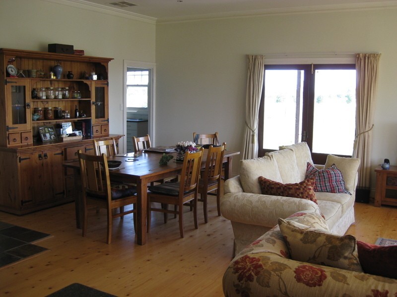 130 Milawa Bobinawarrah Rd, Wangaratta VIC 3677