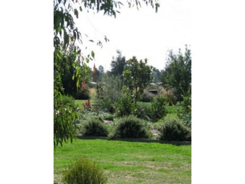 130 Milawa Bobinawarrah Rd, Wangaratta VIC 3677