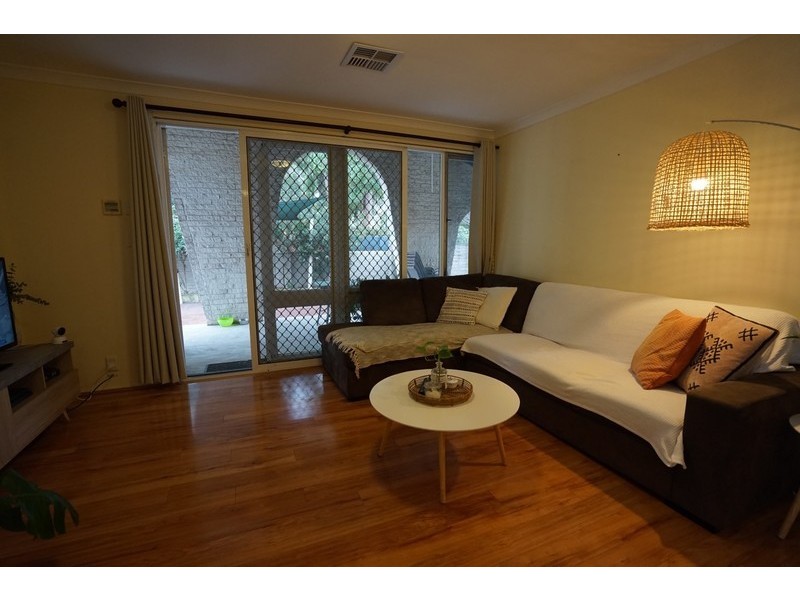 8/224 Labouchere Road, Como WA 6152