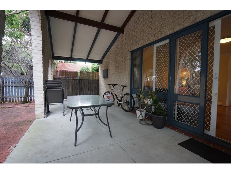 8/224 Labouchere Road, Como WA 6152