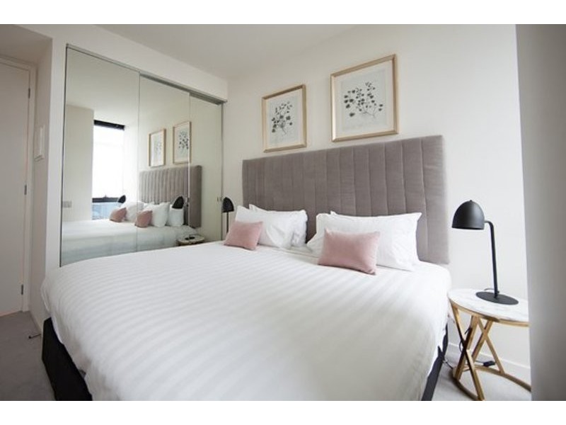 2215/70 Southbank Boulevard, Southbank VIC 3006