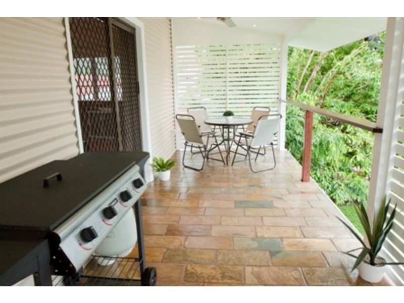 13 Howitt Street, North Ward QLD 4810