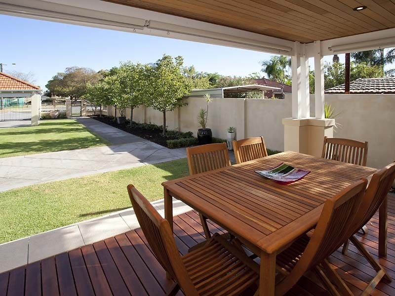 33 Broome St, South Perth WA 6151