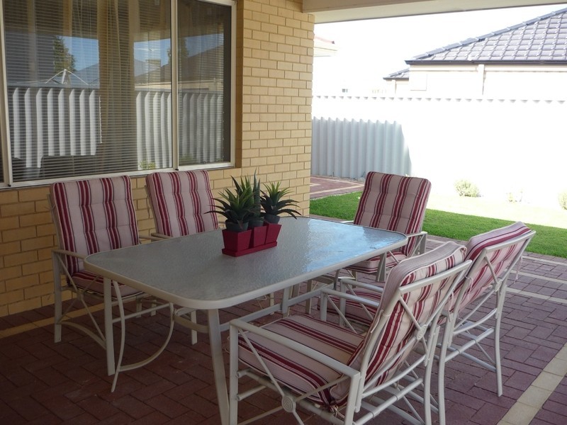 12 Cascarilla Road, Beechboro WA 6063