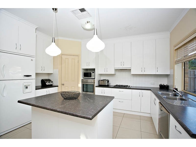 5 Weatherstone Crescent, Mawson Lakes SA 5095