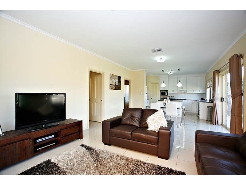 5 Weatherstone Crescent, Mawson Lakes SA 5095