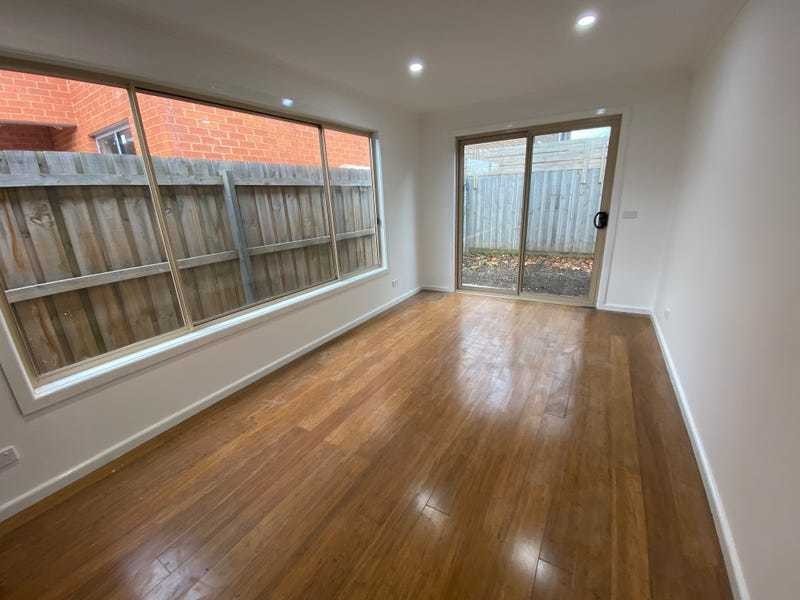 1/11 Dalveen Road, Ivanhoe VIC 3079
