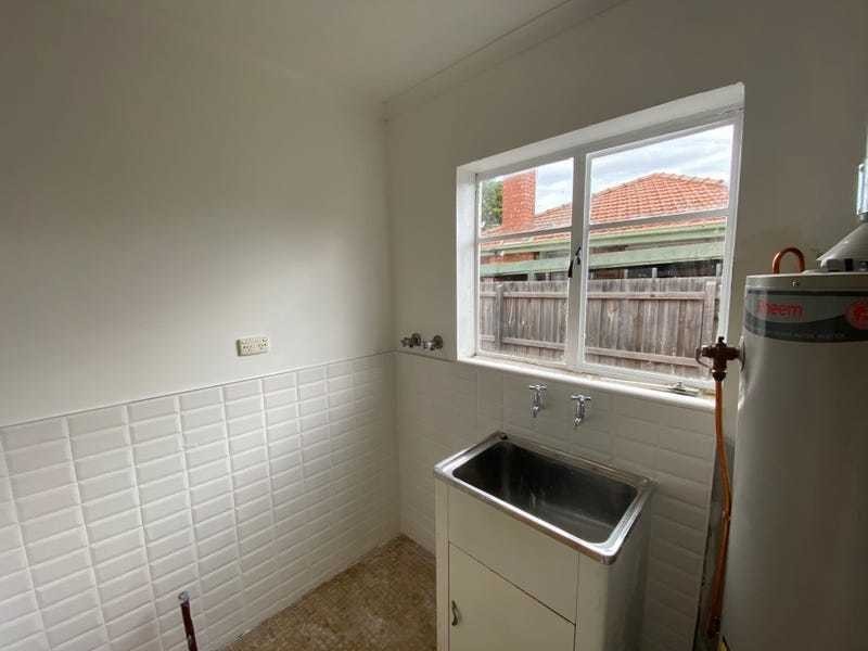 1/11 Dalveen Road, Ivanhoe VIC 3079
