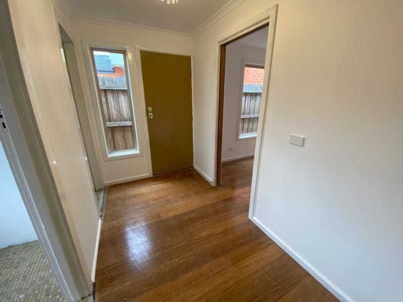 1/11 Dalveen Road, Ivanhoe VIC 3079