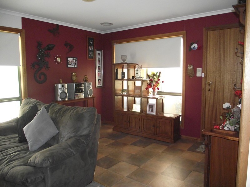 42 Sutton St, Cootamundra NSW 2590