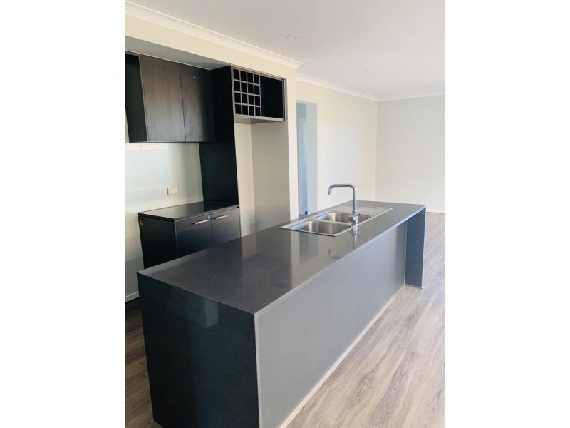 32 boxer dr, Wyndham Vale VIC 3024